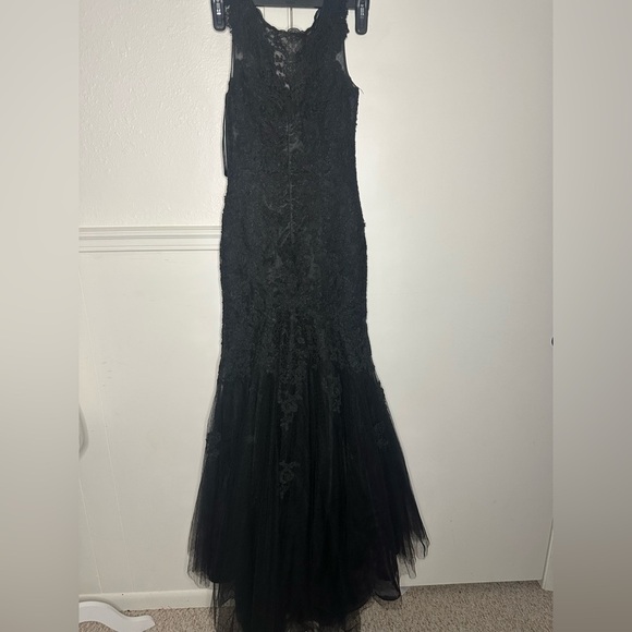 Dave & Johnny Black Lace Maxi Mermaid style Dress size 1/2 - Picture 2 of 4